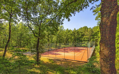 Villa Sant' Angelo: Natur, Naturlige Landskab, Træ, Naturligt Miljø, Naturreservat, Woodland, Skov, Biome, Sport Venue, Vedplante