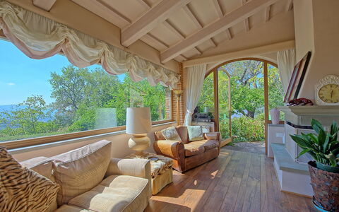 Gellino: Ejendom, Værelse, Bygning, Ejendom, Estate, Loft, Indretning, Hjem, Hus, Møbel