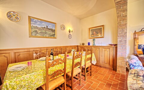 Casale Ambra: Værelse, Ejendom, Bygning, Ejendom, Møbel, Gul, Hus, Indretning, Spisestue, Etage