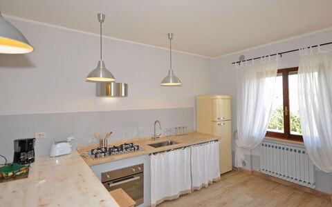 Villa Cassia: Ejendom, Værelse, Møbel, Bygning, Etage, Indretning, Hus, Køkken, Ejendom, Loft