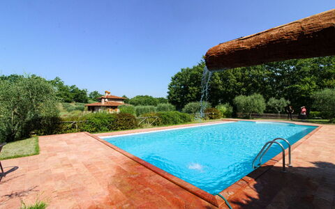 La Casetta nel Bosco: Estate, Stuehus, Have, Landscaping, Hacienda, Lawn, Villa, Gård, Backyard, Mansion