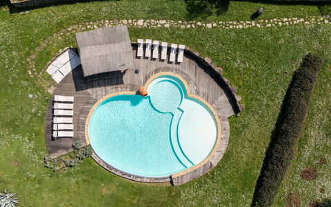 Villa Ferdinando: Svømmepøl, Udvej, Water Feature, Thermae, Backyard, Gård, Udendørs Møbler, Landscaping, Skygge, Design