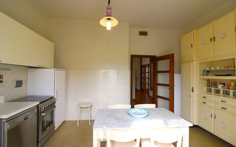 Villa Quattro Mori: Ejendom, Værelse, Møbel, Bygning, Køkken, Indretning, Hus, Ejendom, Cabinetry, Etage