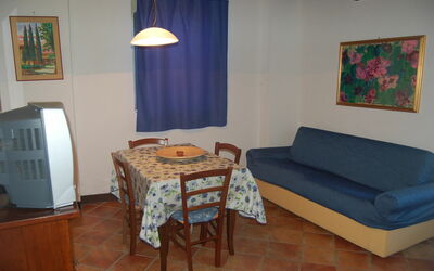 La Balla: Værelse, Ejendom, Møbel, Stue, Indretning, Etage, Bord, Bygning, Ejendom, Hus