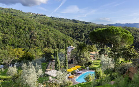 Bigiolo a Melazzano: Sky, Plante, Himmel, Bjerg, Naturlige Landskab, Træ, Land Lot, Highland, Krop Af Vand, Landskab
