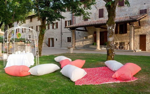 Villa Gubbio: Ejendom, Græs, Hus, Værelse, Backyard, Fritid, Bygning, Ferie, Ejendom, Træ