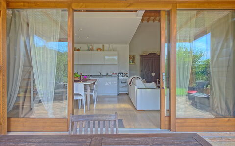 Capannino: Ejendom, Værelse, Hus, Bygning, Dør, Møbel, Indretning, Hjem, Home Dør, Ejendom