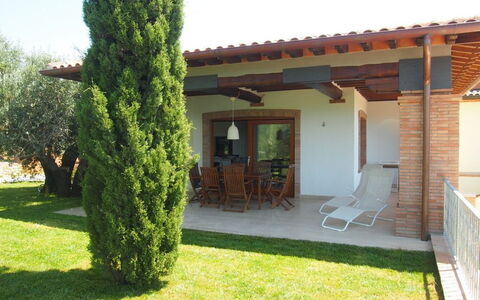 Villa Dei Cipressi: Ejendom, Hus, Bygning, Ejendom, Pergola, Græs, Træ, Villa, Hjem, Backyard