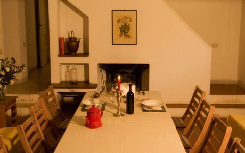 Casamare: Værelse, Ejendom, Indretning, Møbel, Bord, Hus, Bygning, Stue, Hjem, Restaurant