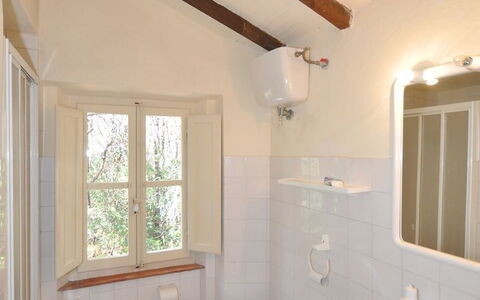 Casamare: Badeværelse, Ejendom, Værelse, Loft, Hus, Indretning, Bygning, Dagslys, Hjem, Etage