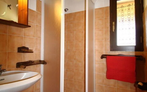 Funghi 1: Værelse, Badeværelse, Ejendom, Bygning, Sanitærarmatur, Toilet, Etage, Indretning, Bidet, Hus