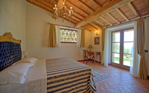 Villa Noceta: Værelse, Ejendom, Soveværelse, Møbel, Loft, Bygning, Seng, Indretning, Ejendom, Hus