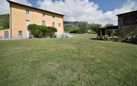 Teto: Ejendom, Græs, Land Lot, Hus, Lawn, Naturlige Landskab, Himmel, Bygning, Arkitektur, Hjem