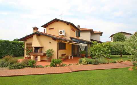 Casa Daniela: Boligområde, Busk, Hus, Tag, Hjem, Have, Gård, Hacienda, Skygge