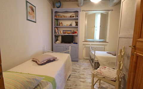 Casa Roberto: Møbel, Seng, Soveværelse, Indretning, Træ, Etage, Gulvbelægning, Sengetøj, Sengetøj, Værelse