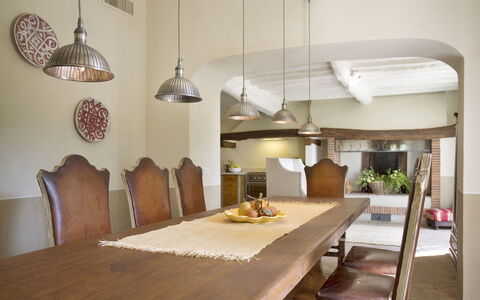 Angeloni: Værelse, Ejendom, Indretning, Loft, Spisestue, Møbel, Bygning, Etage, Belysning, Hus