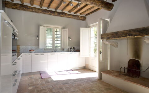 Angeloni: Ejendom, Bygning, Værelse, Loft, Etage, Indretning, Hus, Loft, Arkitektur, Møbel