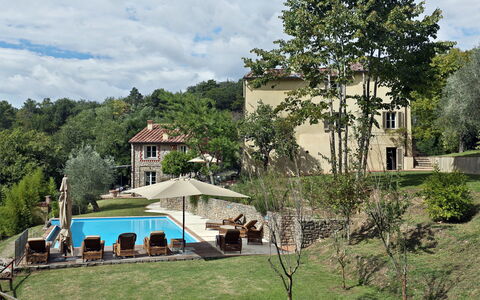 Angeloni: Ejendom, Hus, Estate, Hjem, Ejendom, Bygning, Boligområde, Mansion, Villa, Svømmepøl