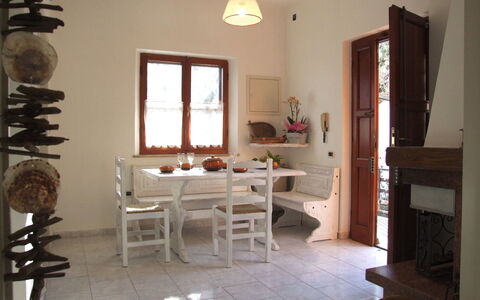 Villa Agrifogli: Værelse, Ejendom, Møbel, Indretning, Etage, Bygning, Hus, Bord, Spisestue, Arkitektur