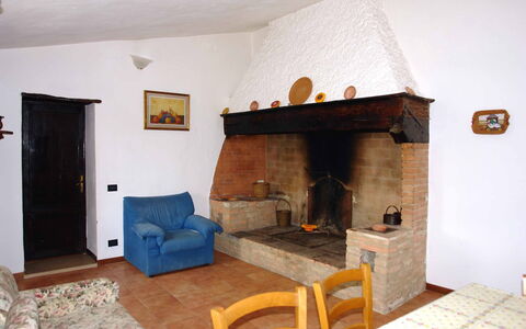 Tenuta Il Tresto: Værelse, Ejendom, Hearth, Hus, Bygning, Møbel, Stue, Ejendom, Indretning, Murværk Oven