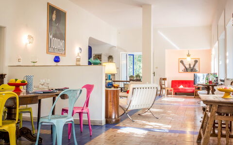 Marina Dei Ronchi Prestige: Værelse, Ejendom, Møbel, Indretning, Bygning, Gul, Hus, Spisestue, Etage, Bord